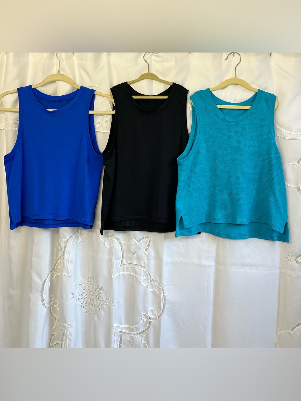 Lululemon Train to Be Tank Top Lot of 3 Size 6 Blue Black Turquoise